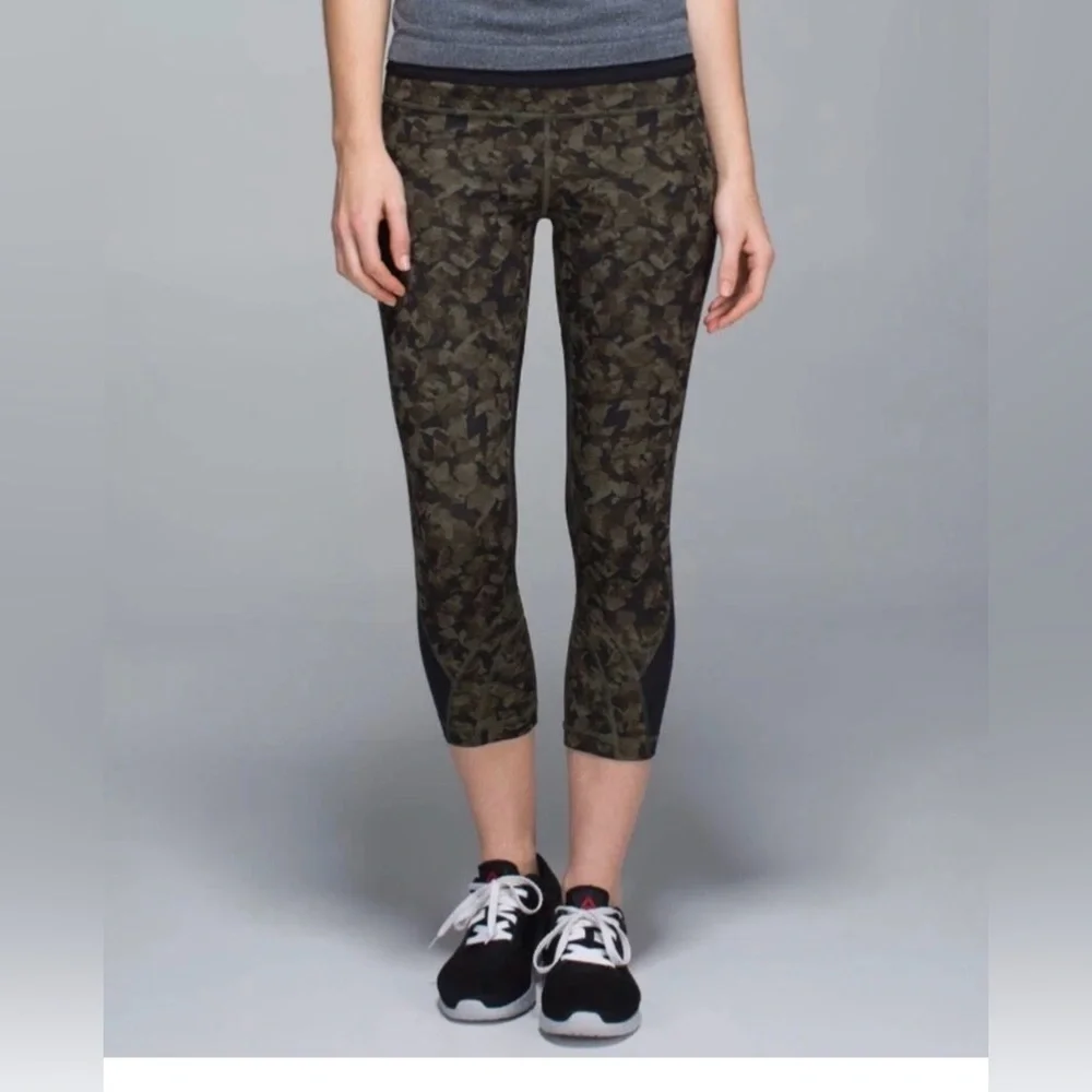 Lululemon Leggings Womens Sz 6 Crop Inspire Run Green Military Gym Workout Yoga - Picture 2 of 11